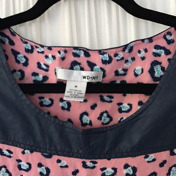 WD-NY unusual asymmetrical long top - Picture 3 of 5